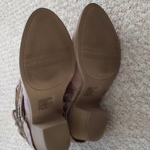 Bootie - Picture 3 of 4